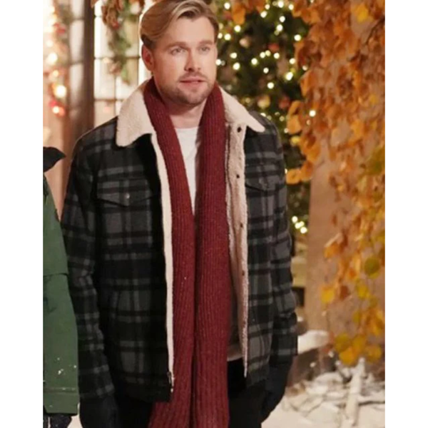 Falling for Christmas 2022 Chord Overstreet Jacket