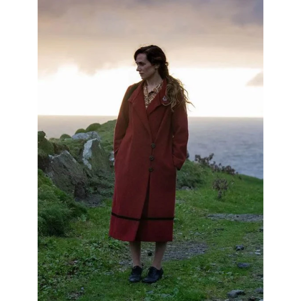 The Banshees of Inisherin Siobhan Suilleabhain Red Coat